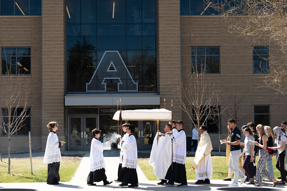 EucharisticProcessionSpring_14 (1).jpg